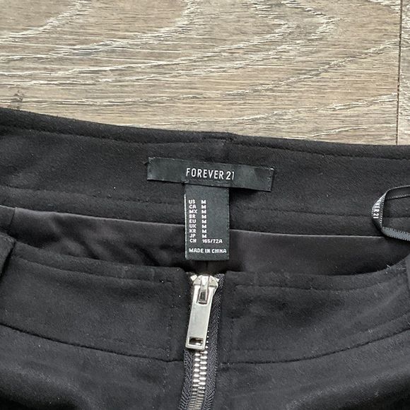 Forever 21 Womens Juniors Faux Suede Mini Skirt Black Zip‎ Up Size Medium - Picture 2 of 5